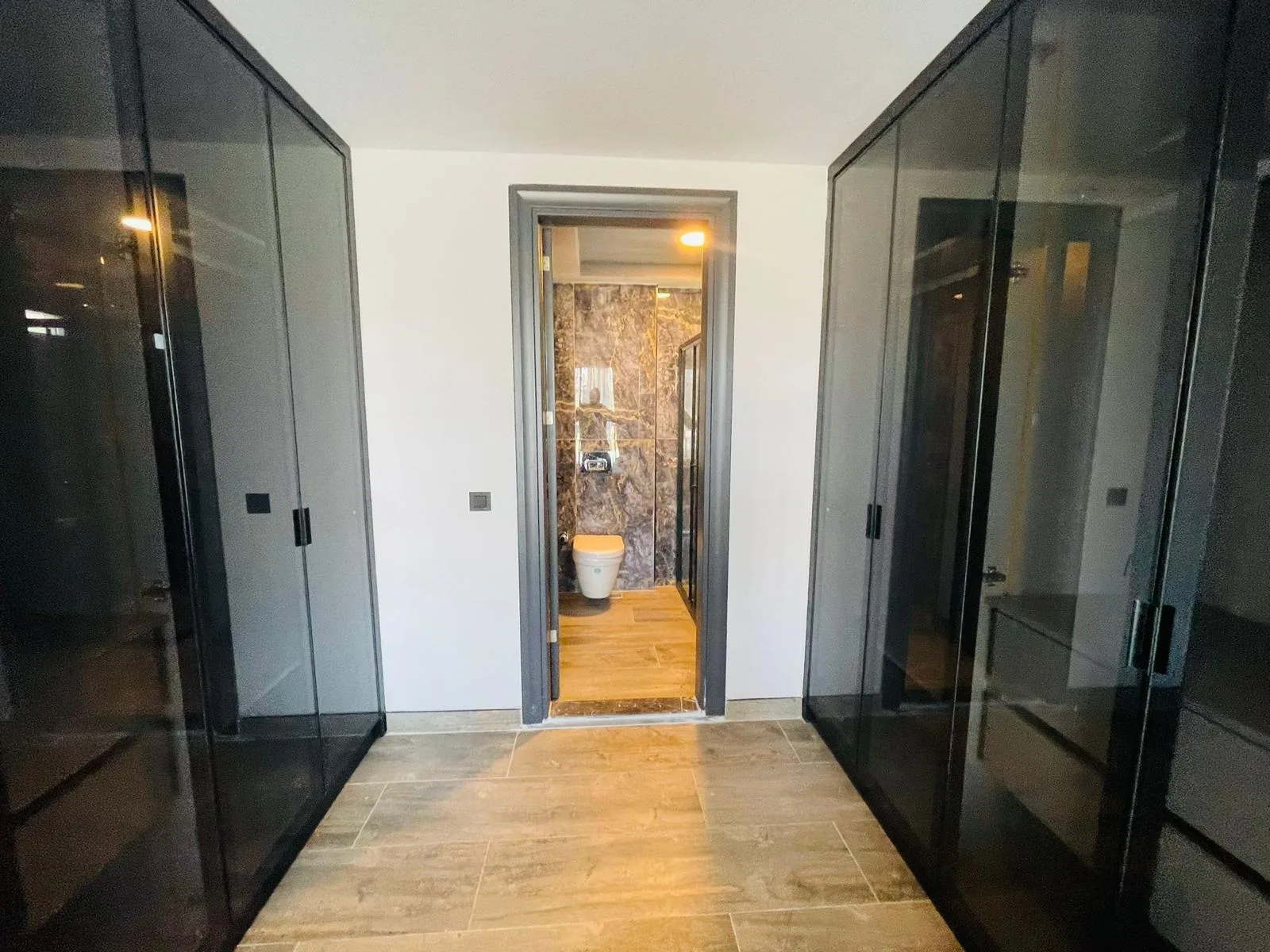 Dressing area with en-suite bathroom