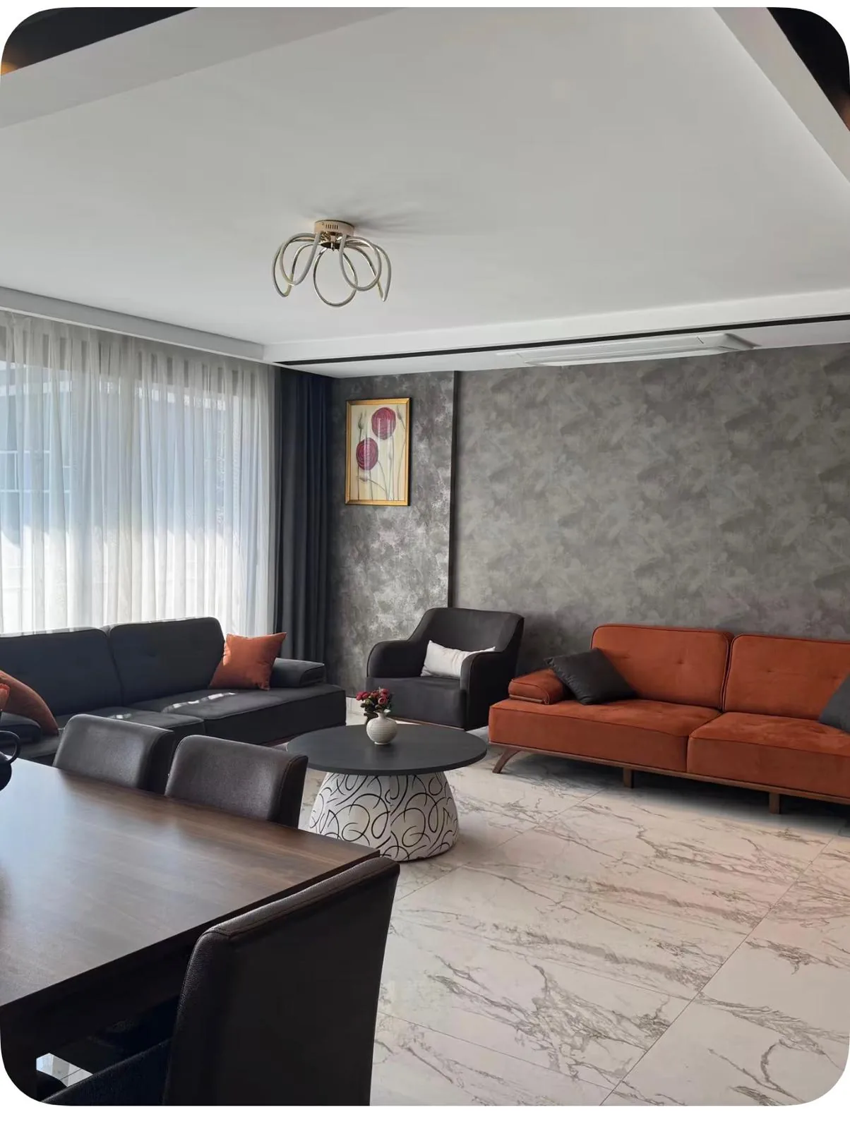 Spacious living and dining area